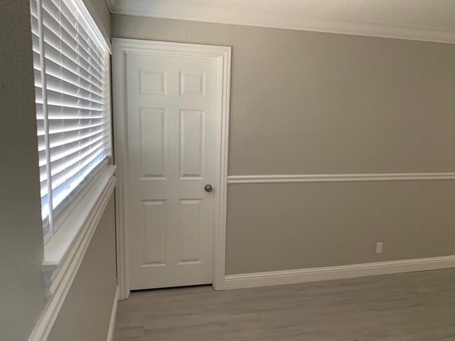 Building Photo - 2418 R St