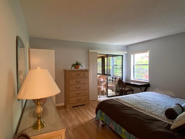 Building Photo - 3101 Lucerne Park Dr