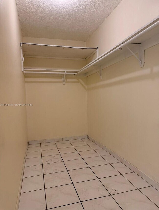 Building Photo - 1900 W 54th St