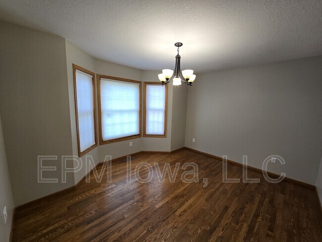Building Photo - 4710 Donald Dr