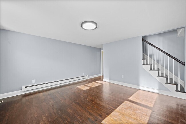 Building Photo - 211 New York Ave