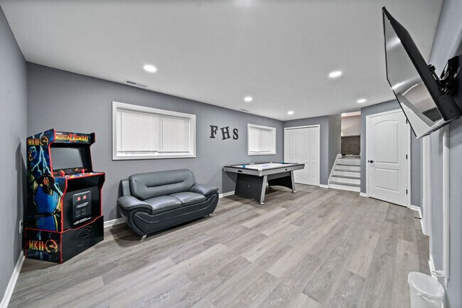 Building Photo - 3729 W 75th Ave