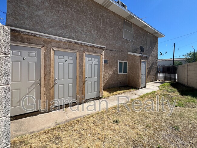 Building Photo - 801 N Major Ave