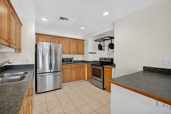 Building Photo - 1042 SE St Lucie Blvd