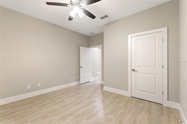 Building Photo - 330 Royal Palm Wy