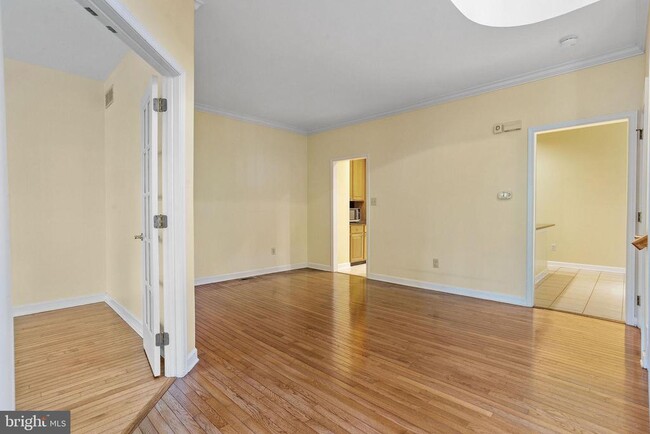 Building Photo - 210 Bullock Dr