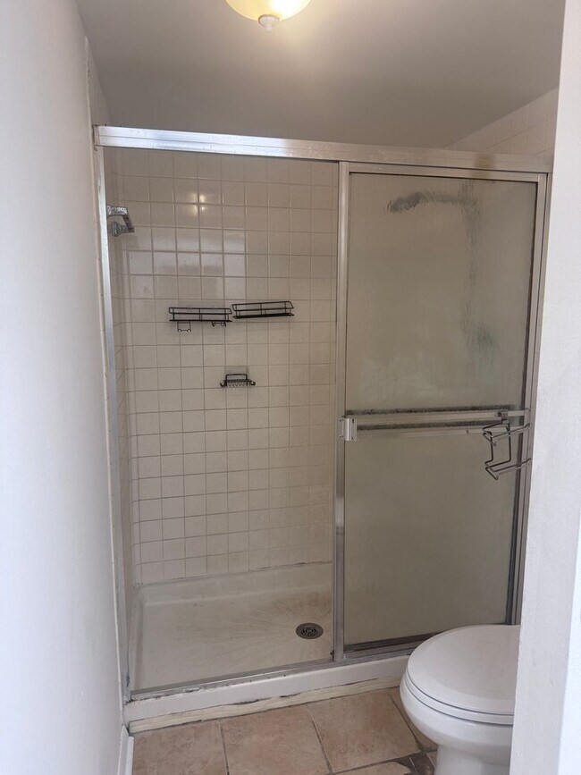 Building Photo - Temple Terrace Condo