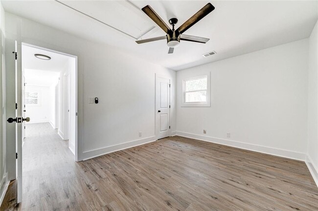 Building Photo - 1060 Mathews Ct