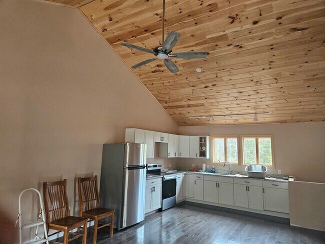 Building Photo - 146 Ellsworth Hill Rd