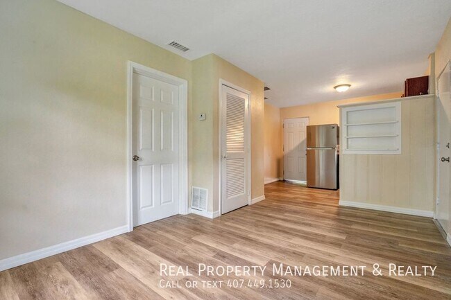 Building Photo - 2183 Crandon Ave