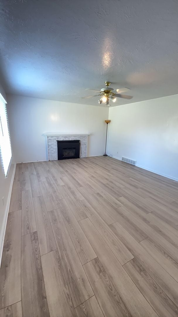 Building Photo - 1374 Maple Dr