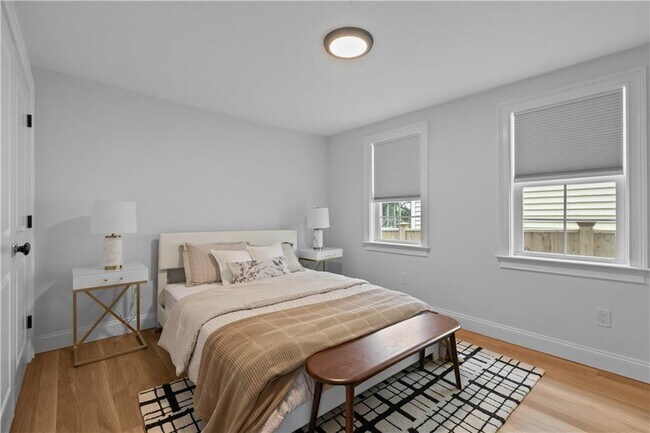 Building Photo - 34 E Bowery St