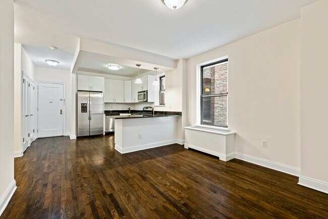 Building Photo - 211 W 102nd St