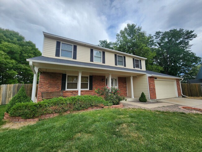 Building Photo - Beautiful 4 Bedroom Home on Cul Du Sac Wit...