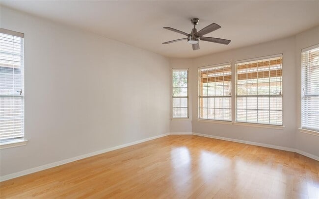 Building Photo - 10020 Lachlan Dr