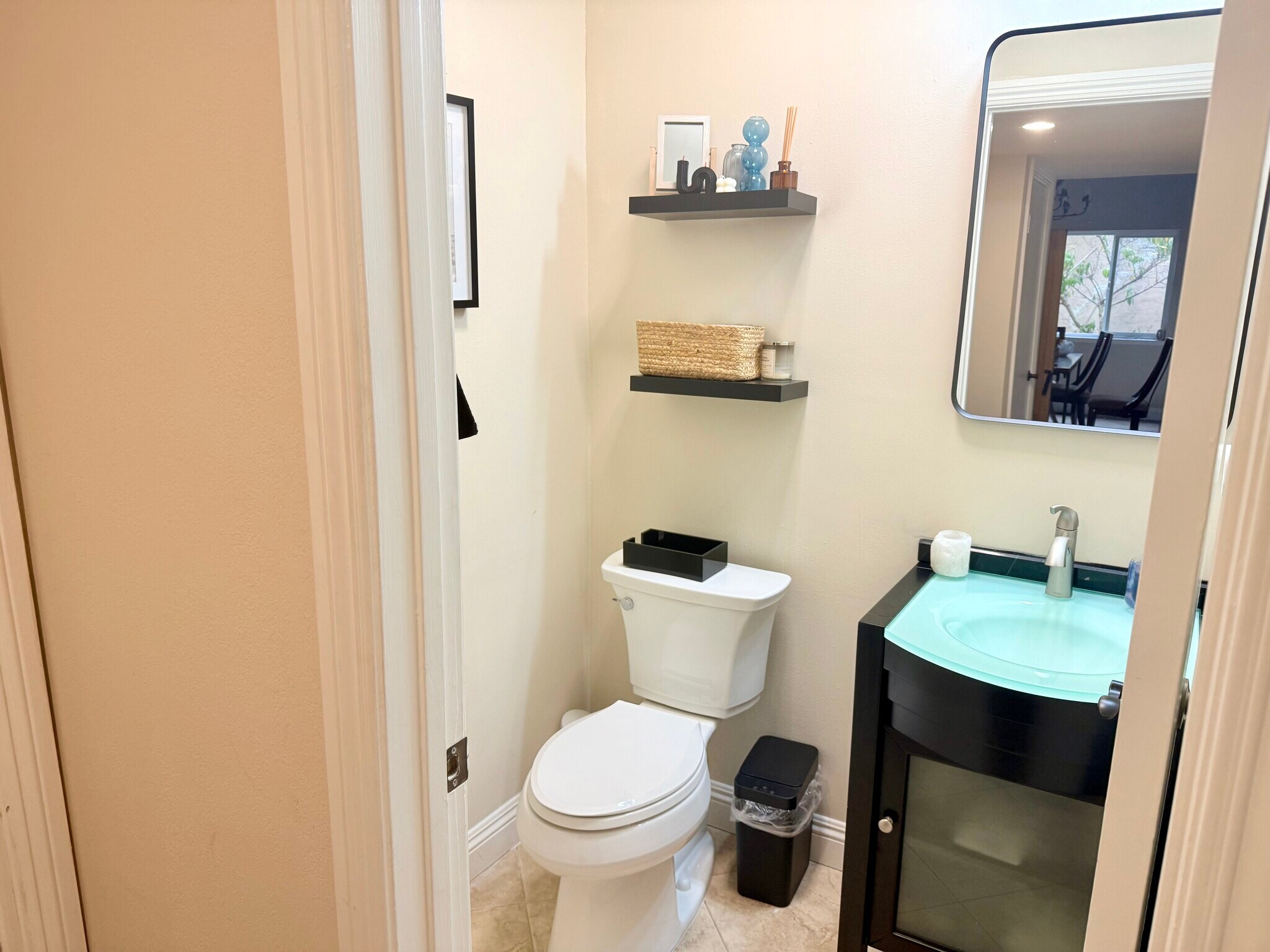 Guest Bathroom - 26431 Via Lara