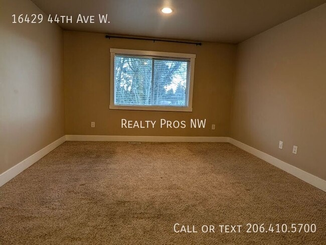 Building Photo - 16429 44th Ave W