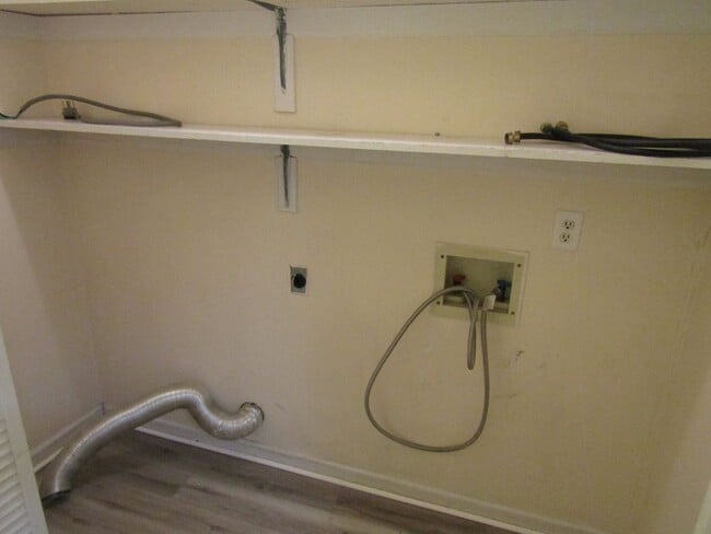 Building Photo - Beautiful 3bd/2ba