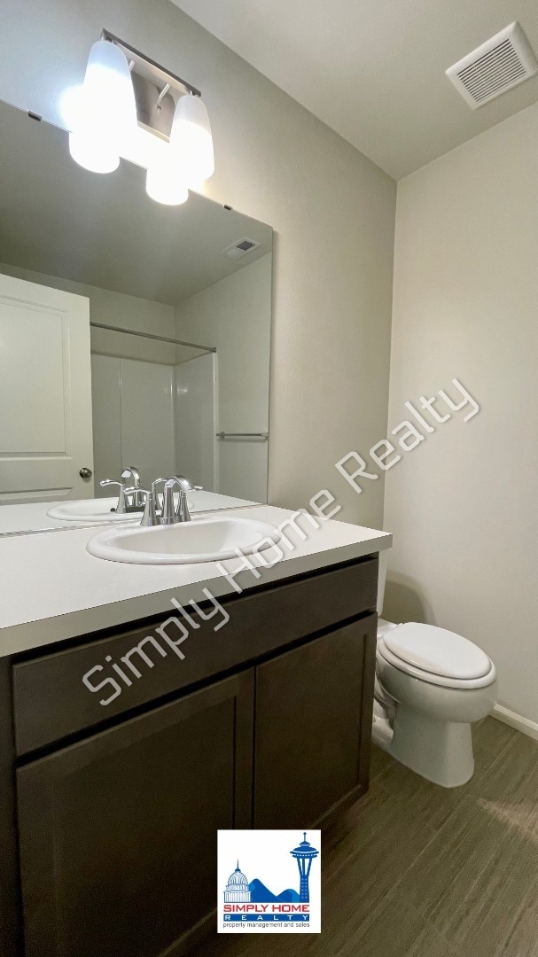 Building Photo - Spacious Tumwater home with a rare downstairs bedroom and a full bathroom!