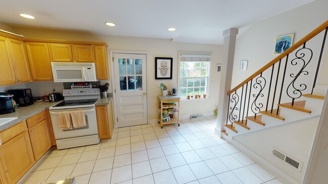 Building Photo - Adorable Plaza Midwood Bungalow For Rent