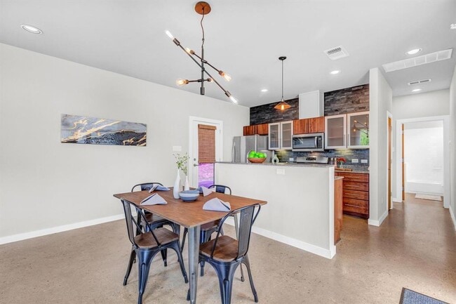 Building Photo - 5325 Sendero Hills Pkwy