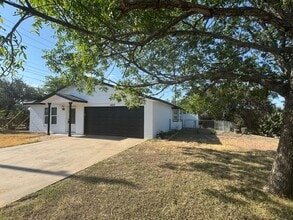 Building Photo - 1402 Miranda Ave