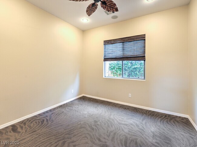 Building Photo - 25 Gladewater Dr
