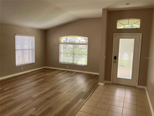 Building Photo - 15848 Leatherleaf Ln