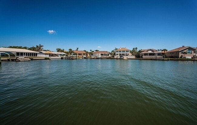 Building Photo - 2180 Dolphin Blvd S