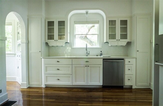 Building Photo - 2301 Enfield Rd