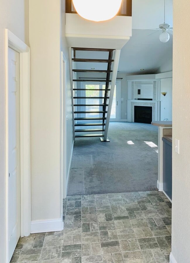 Building Photo - 3bdrm/2ba + Single Family Home Heart of New Bern! Fenced Yard!