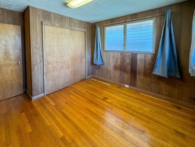 Building Photo - Single-Family Home in Kaimuki, 3 Bedrooms,...