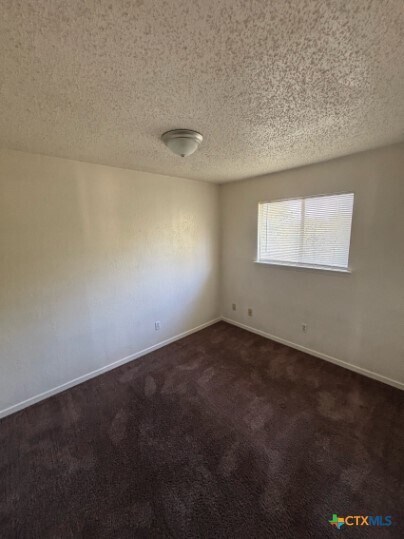 Building Photo - 503 E Beeline Ln