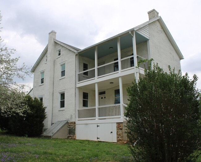 Primary Photo - Single Family Farm House
