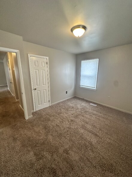 Building Photo - 717 73rd St