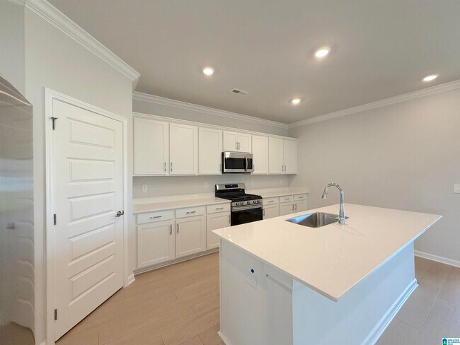 Building Photo - 237 Granby Ln