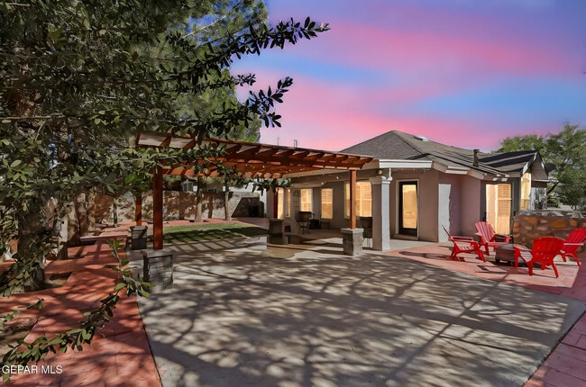Building Photo - 13709 Paseo Hermoso Dr