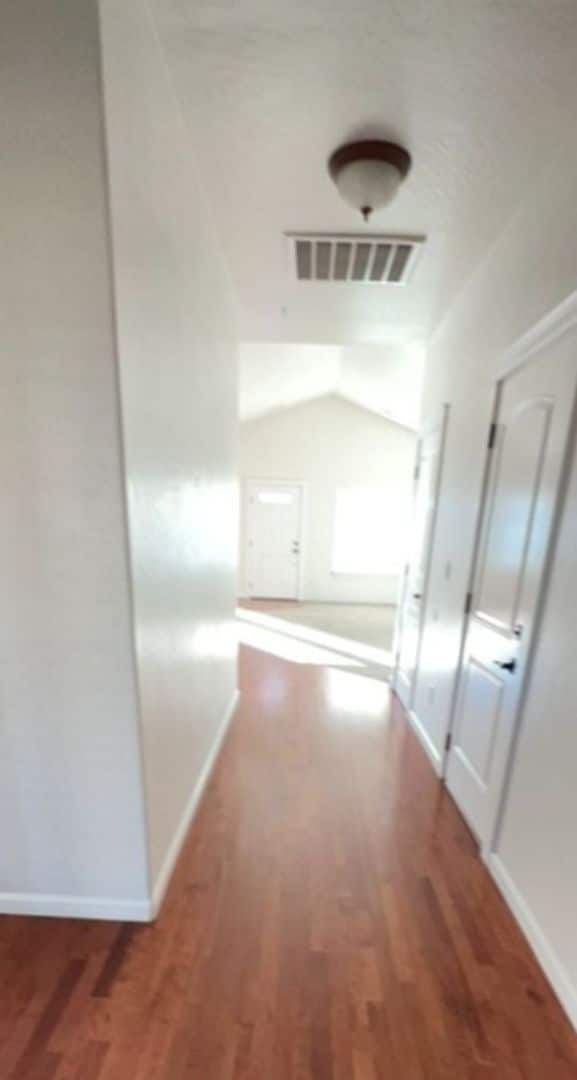 Building Photo - 3 Bedroom 2 Bathroom Home with 2 Car Garage