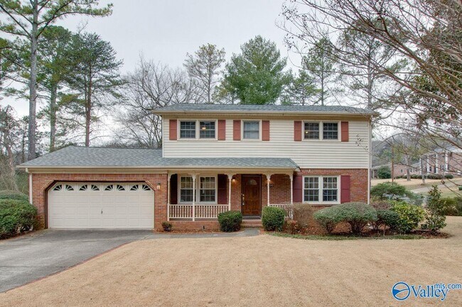 Building Photo - 2700 Briarwood Dr SE