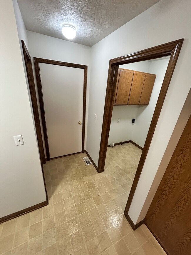 Building Photo - 254 Church St Ct