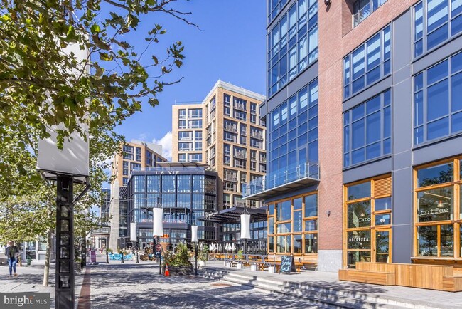 Building Photo - 1425 4th St SW