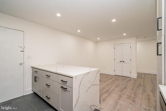 Building Photo - 1300 Army Navy Dr