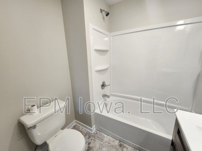 Building Photo - 608 6th St NW