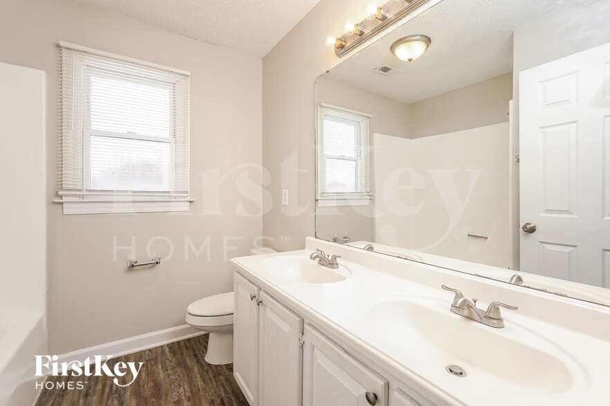 Building Photo - 3801 Blairwood St