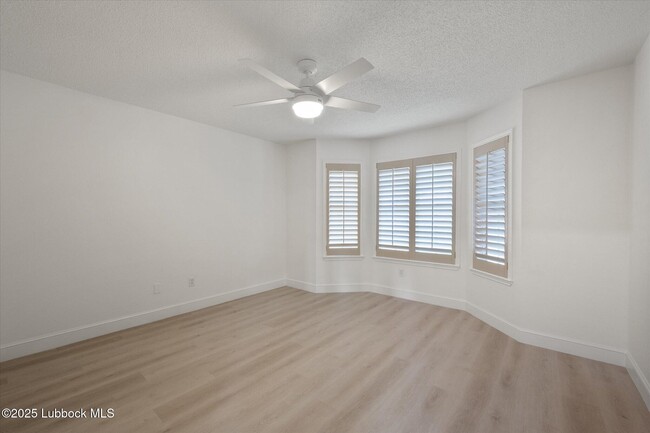 Building Photo - 72 S Lake Shore Dr