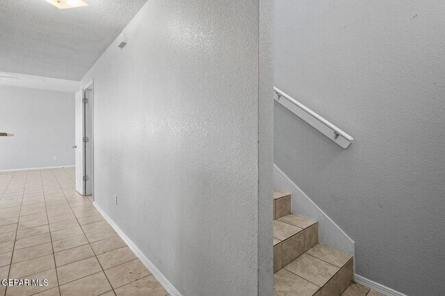Building Photo - 7908 Mt Latona Dr