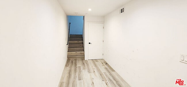 Building Photo - 1224 Alexandria Ave