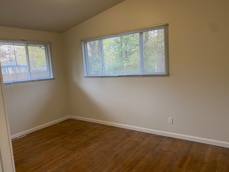 Building Photo - 2215 Ibis Ct