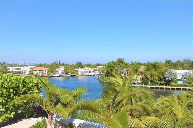 Building Photo - 20185 E Country Club Dr