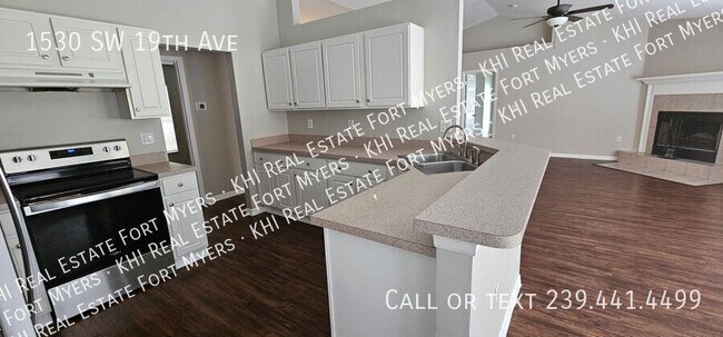Building Photo - 1530 SW 19th Ave